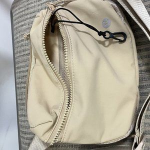 NWT Lululemon Everywhere Belt Bag